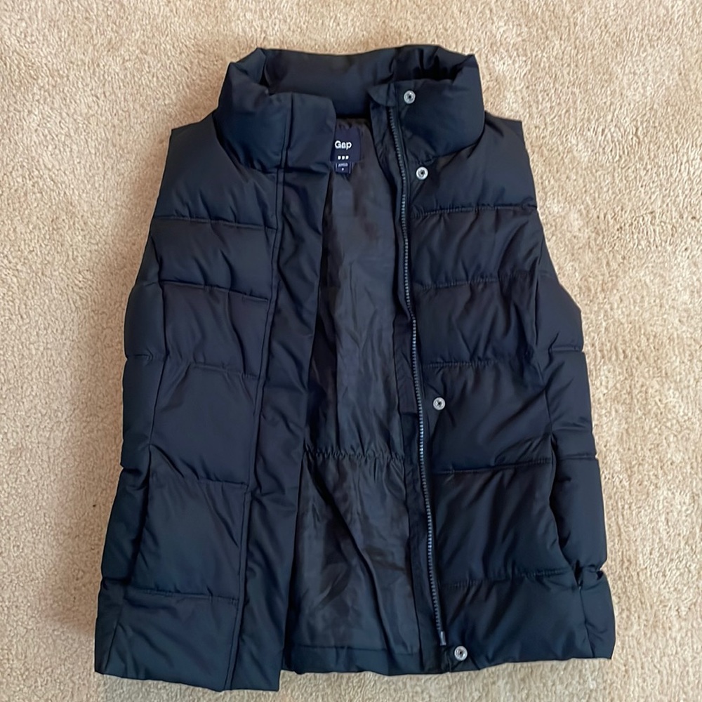 Gap Puffer Vest. Size small. Excellent condition.